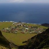 La isla más remota del mundo con sólo 200 habitantes (y de complicado acceso)