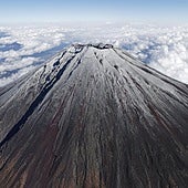 Un estudiante chino es rescatado dos veces en cuatro días tras intentar escalar el monte Fuji