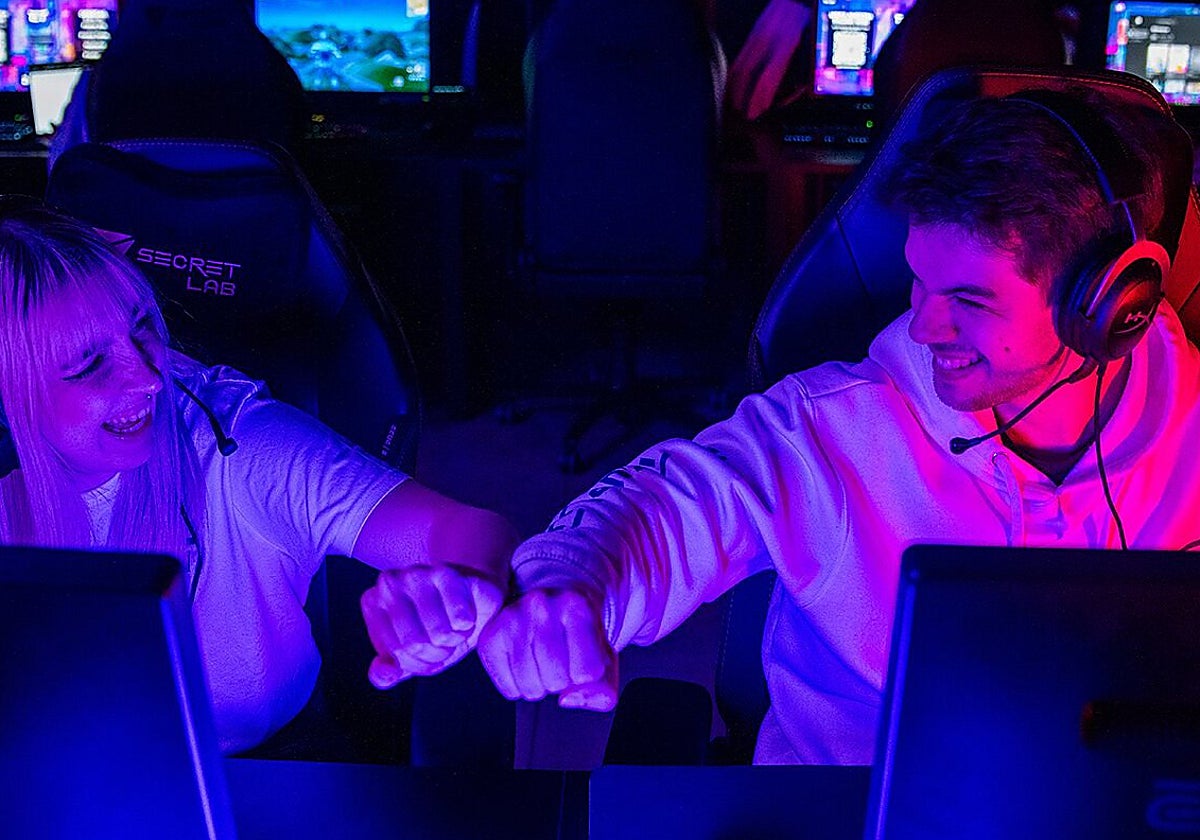 El restaurante de Barcelona donde puedes comer y jugar a videojuegos a la vez: dónde está, cuál es y precio de la carta