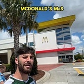 Un español va al McDonald's más grande del mundo y se queda sin palabras con lo que ve