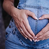 Un sanitario opina sin filtros sobre dar a luz en casa y alerta de sus peligros