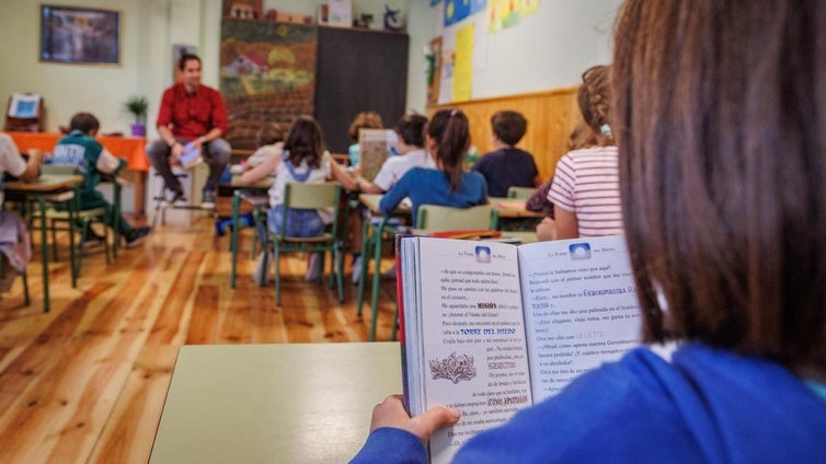 Un profesor pregunta a sus alumnos cuál es el antónimo de 'amable' y se queda sin palabras con la respuesta de un niño: «Me ha matado»