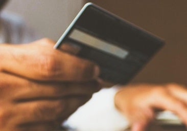 Una experta en finanzas avisa a quienes pagan el alquiler de su casa por transferencia bancaria: «Asegúrate»