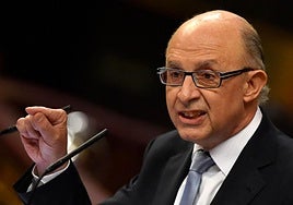 Jorge Javier Vázquez solo necesita un refrán para opinar sobre la imputación de Montoro: «Es el mismo que abroncó a los españoles»