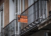 Un experto inmobiliario explica si va a bajar el precio de la vivienda en España después de verano: «El que tiene el piso caro...»