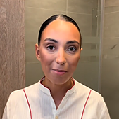 Una azafata de vuelo de Emirates revela cuánto dinero gana trabajando en esta aerolínea: «No pagan nada mal»