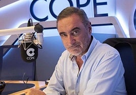 Carlos Herrera opina sin filtros sobre que Pedro Sánchez reconozca haber cobrado dinero efectivo del PSOE como Ábalos: «No son tickets de taxi»