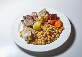 Preguntan a Tomás Roncero dónde sirven el mejor cocido de Madrid y no duda en mencionar este restaurante: «Es de calidad y heterogéneo»