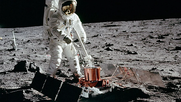 Un ingeniero físico desmonta las teorías de la conspiración de la llegada del hombre a la Luna: «No se ven las estrellas»