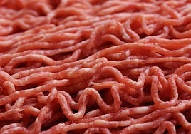 Manuel Sánchez, carnicero: «La carne picada de supermercado tiene mogollón de cosas que no necesitas y son perjudiciales»
