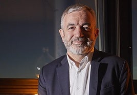 Luis Garicano, economista: «Principalmente, la economía española crece por el enorme crecimiento de la población en los últimos tres años. 1,9 millones nacieron en el extranjero»