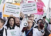 Carlos Herrera alerta de lo que va a pasar en España con la sanidad pública si Mónica García no resuelve la huelga de médicos