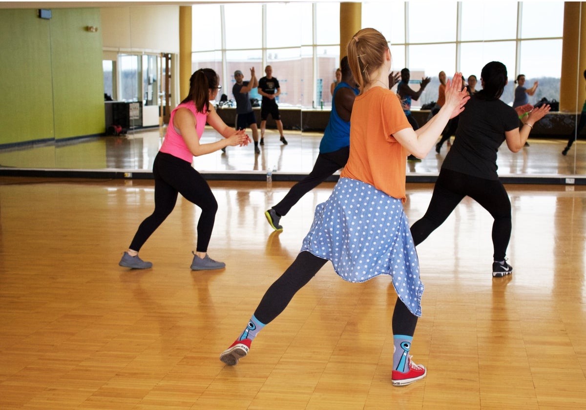 Personas haciendo deporte