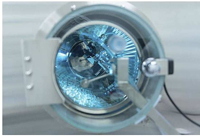 Seres Therapeutics contiene equipos de fabricación de cápsulas terapéuticas de microbioma oral e instalaciones corporativas en Cambridge, Massachusetts.