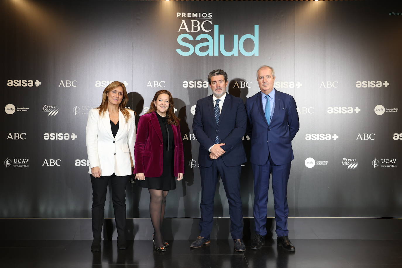 La directora general de ABC, Ana Delgado; la consejera de Sanidad madrileña, Fátima Matute; el director de ABC, Julián Quirós; y Luis Mayero, consejero de Asisa Lavinia, patrocinador de los premios ABC Salud