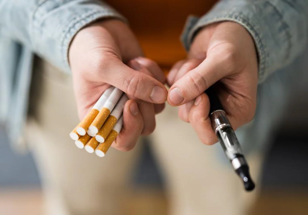 Sanidad advierte de los riesgos de fumar cigarrillos electrónicos