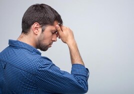 Los dos hábitos que aumentan el riesgo de sufrir dolor de cabeza frecuente