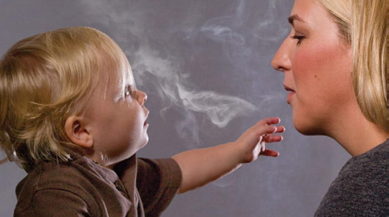 Niño expuesto al humo del tabaco