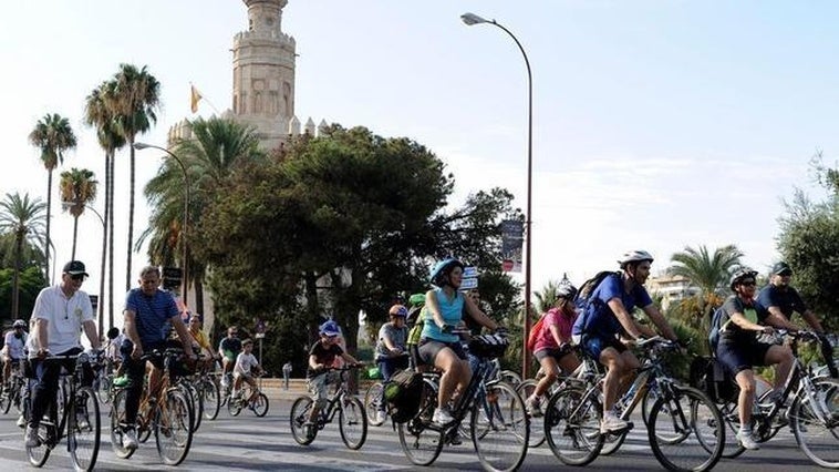 Ir en bici o caminando al trabajo protege nuestra salud mental y física