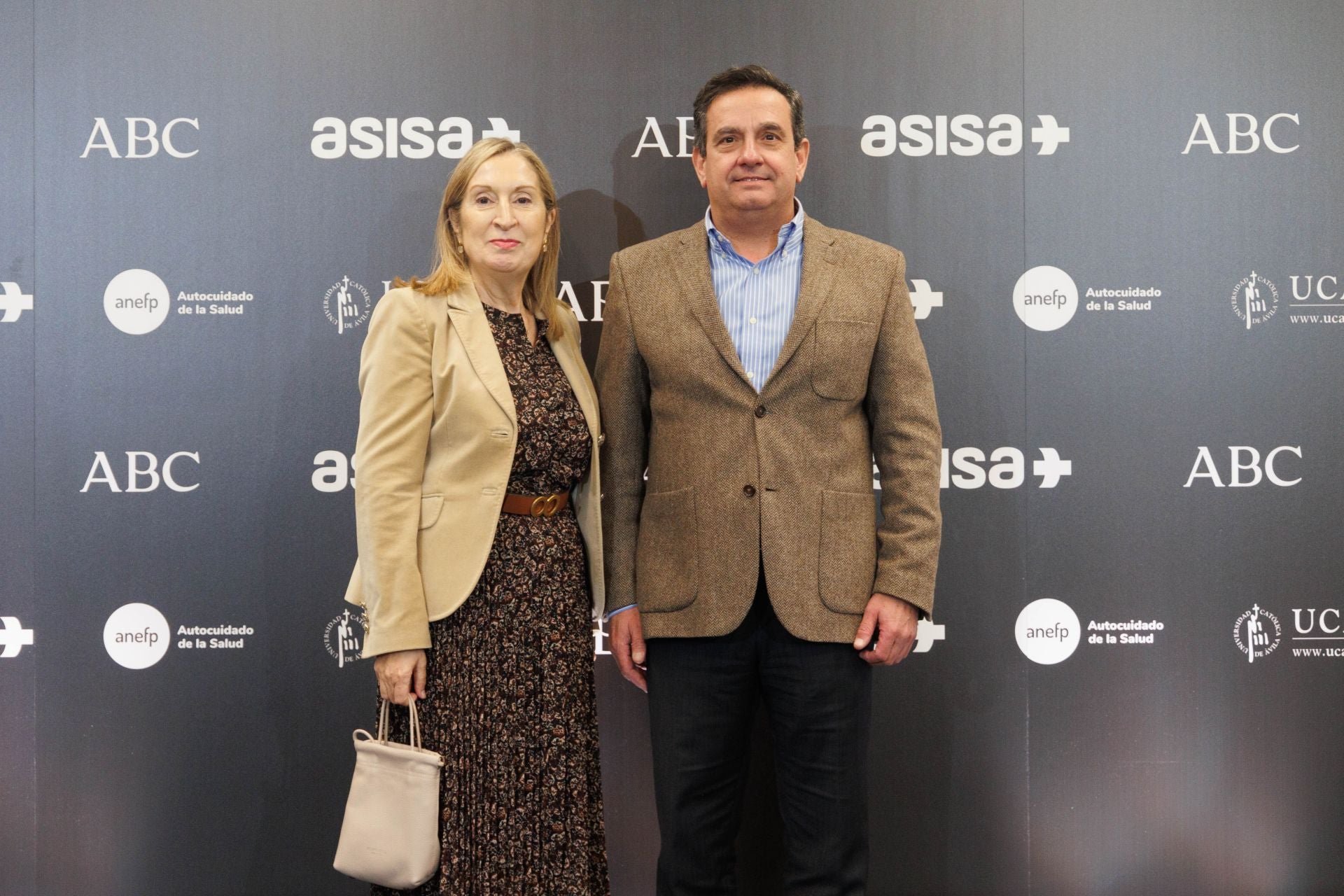 Ana Pastor y Luis Antuña, Secretario General de AMA y Presidente del colegio de médicos de Asturias