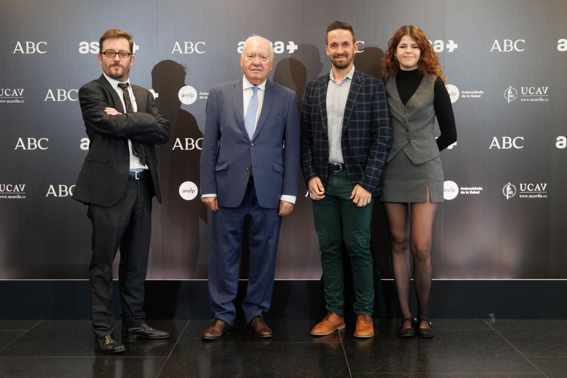 David Ruiperez, director de Comunicación del Consejo General de Enfermería, Florentino Perez Raya, presidente del Consejo General de Enfermería, junto a María Alcaraz y Ángel Martínez, del equipo de comunicación del Consejo General de Enfermería