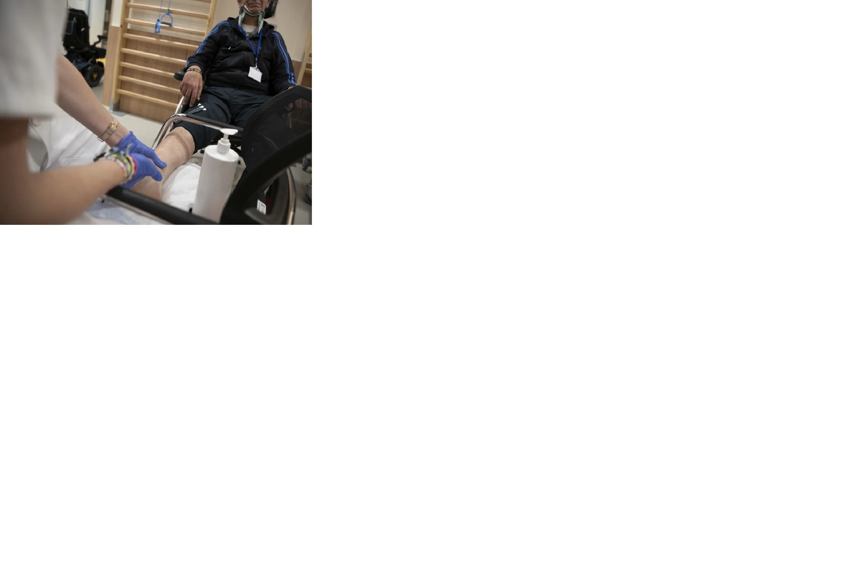 Paciente de ELA siendo tratado