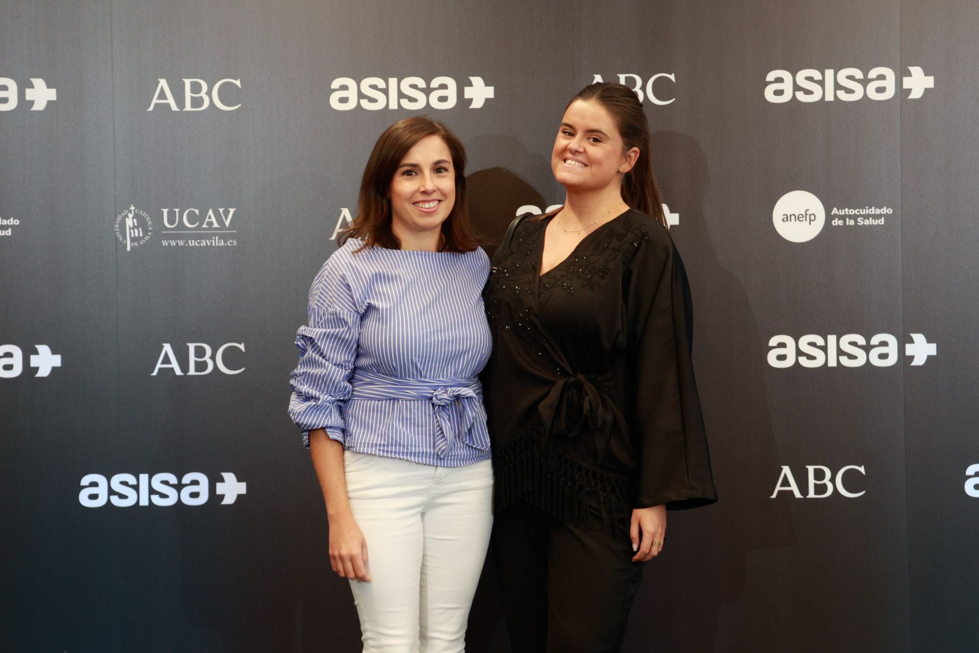 Marta Yuste, directora de comunicación de la Universidad Católica de Ávila, y Ana Sanz Sánchez, del departamento de comunicación de la Universidad Católica de Ávila
