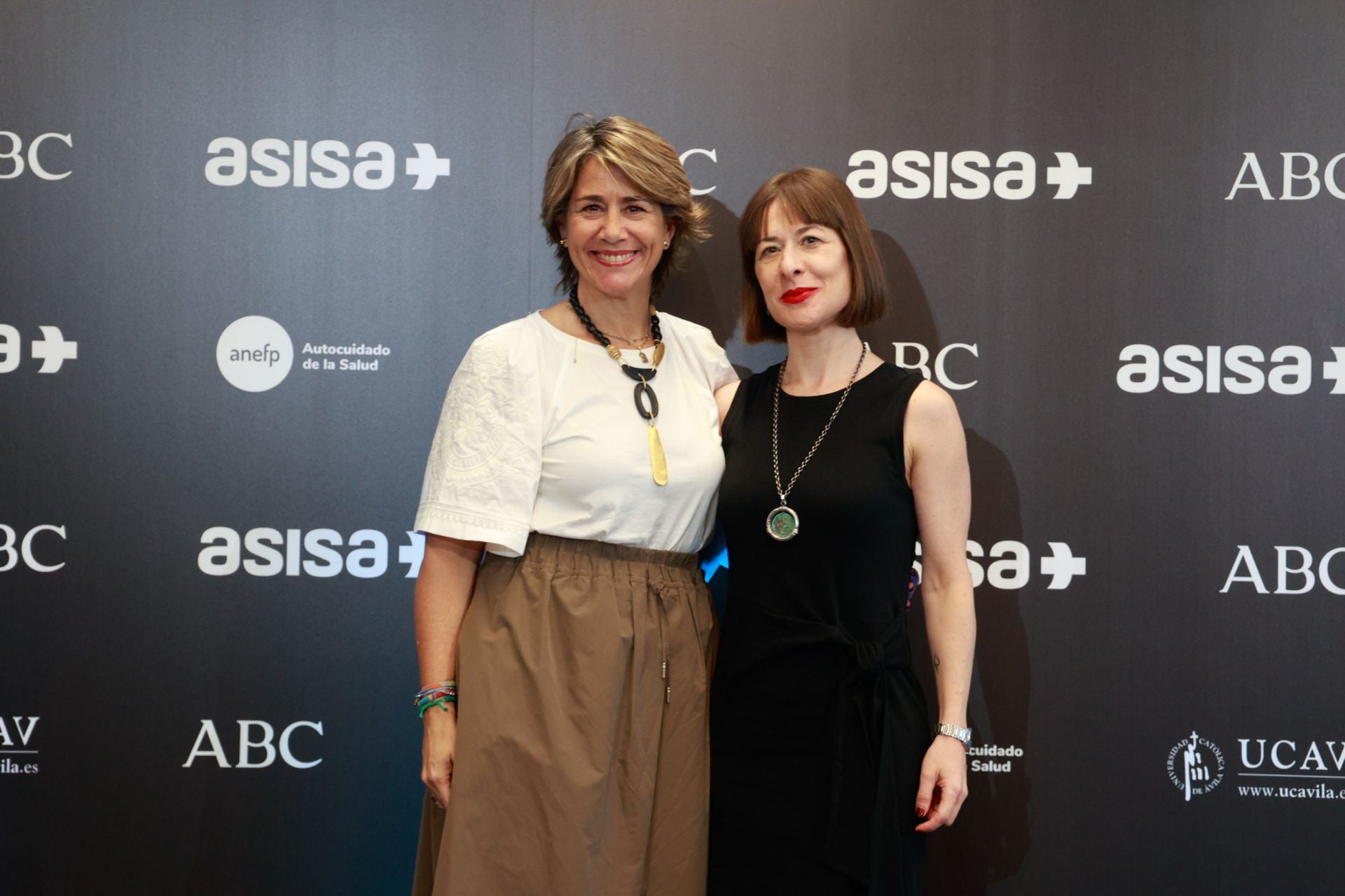 Sara Cebrián, directora asociada de comunicación de MSD, junto a Lina Ruiz, Policy Associate Director de MSD
