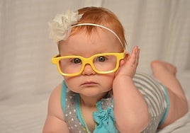 Explican cómo los bebés aprenden a ver después de nacer ciegos por cataratas