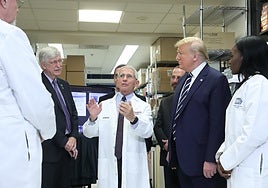 Doce exdirectores de la FDA alertan del peligroso giro en la política de vacunas de Estados Unidos