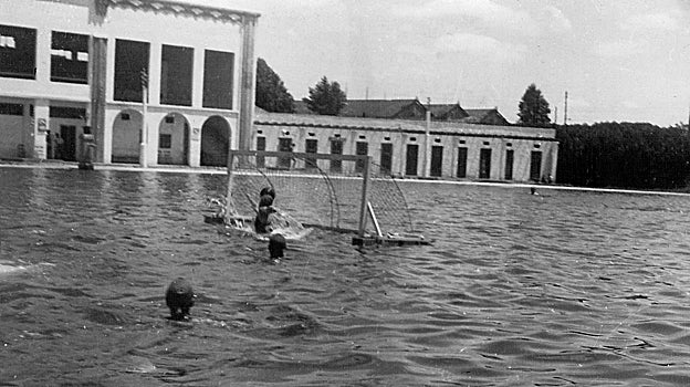 Waterpolo en la Piscina de la Playa