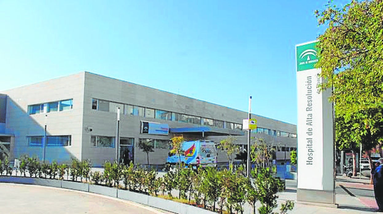 Una paciente oncológica de 27 años denuncia falta de medicamentos en el Hospital de Utrera
