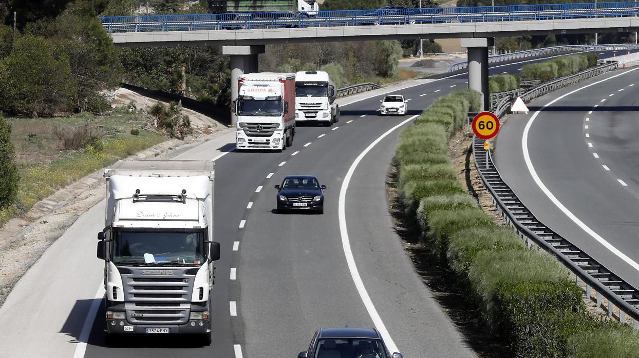 ¿Por qué crecen los atascos entre Sevilla y Cádiz a pesar de la liberación de la autopista?