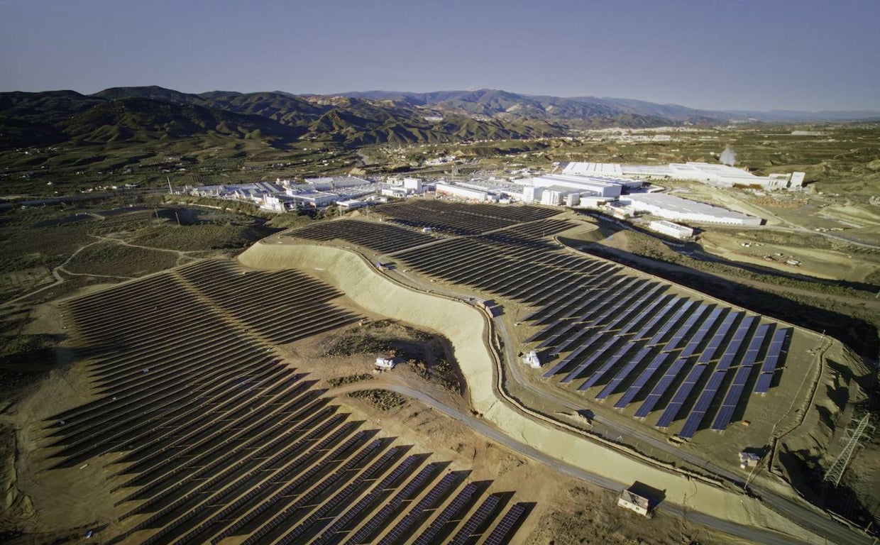 Gran planta solar del complejo de Cosentino en Cantoria, Almería