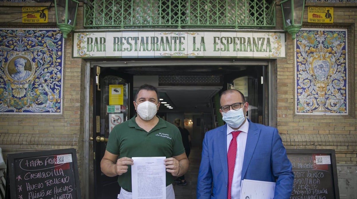 Un juez requiere al dueño del nuevo hotel de la calle San Jacinto devolver el bar afectado por las obras