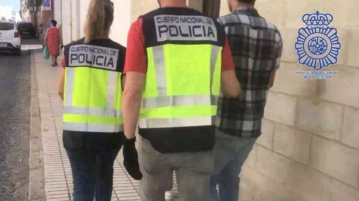 La Policía Nacional detiene a un varón acusado de agredir sexualmente a una joven en Coria del Río