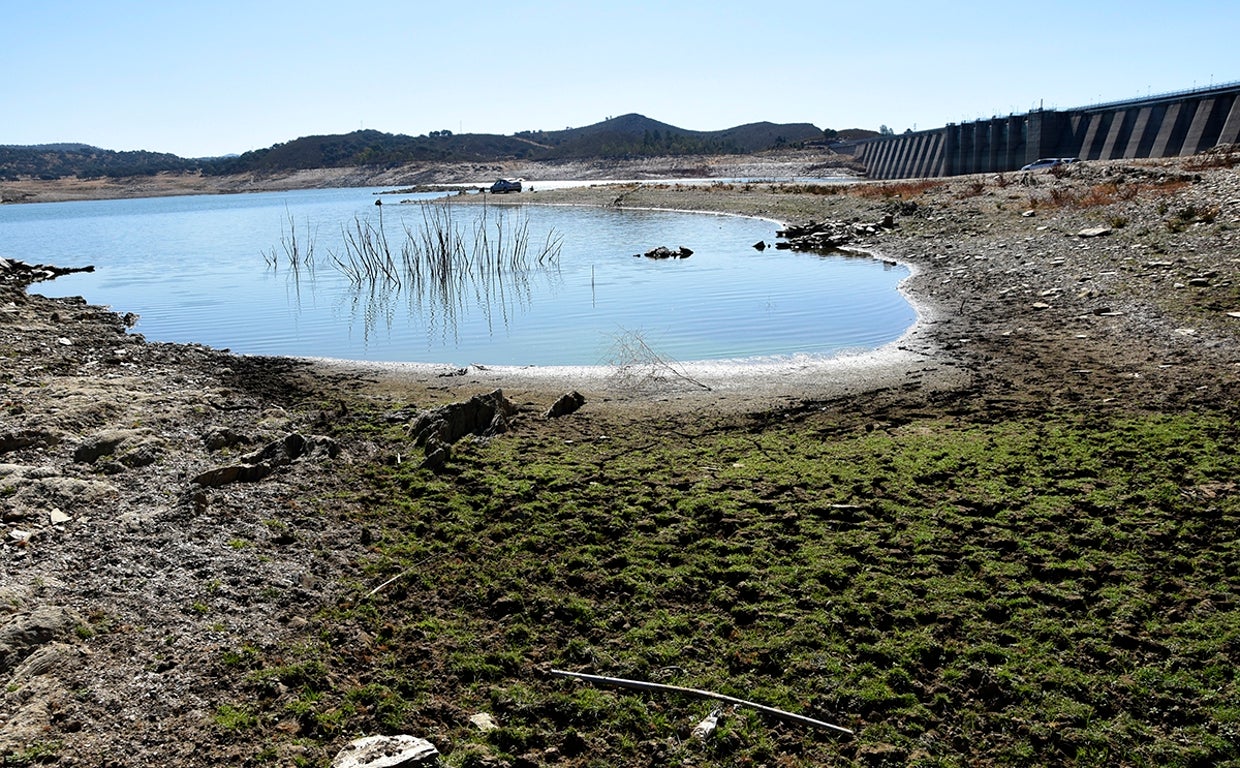 Imagen del pantano de Aracena, que se encuentra al 19,9% de su capacidad