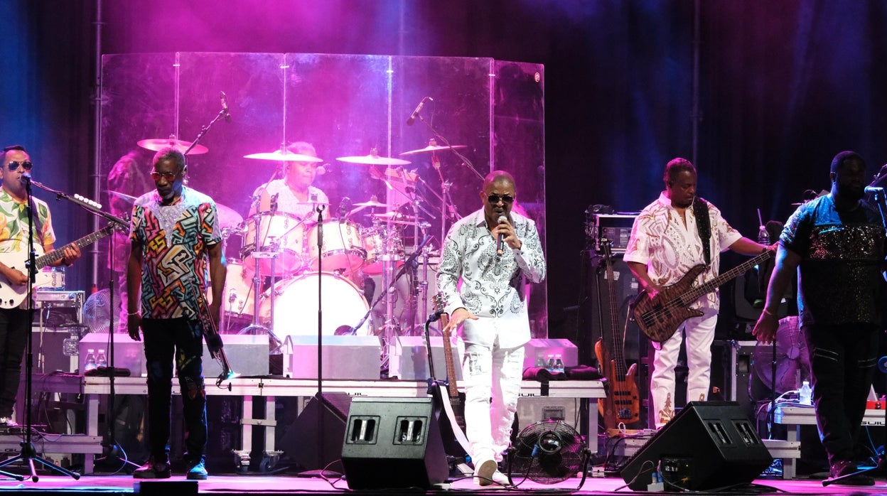 Kool and The Gang hace disfrutar y bailar a sus incondicionales en Jerez