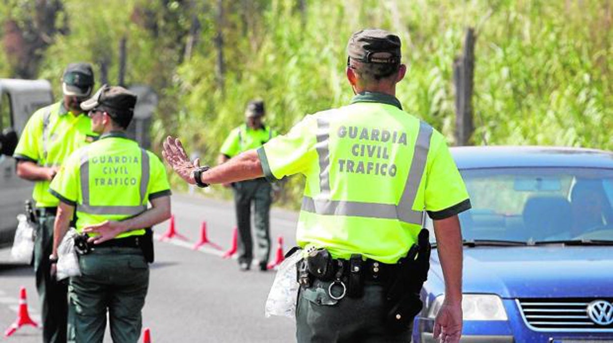 Más de 70 conductores sevillanos multados en una semana por consumir alcohol o drogas al volante