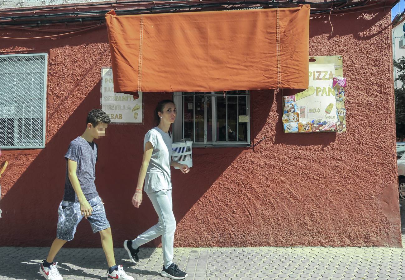 Las llamadas ventanitas son un tipo de mercado negro muy asentado en Sevilla