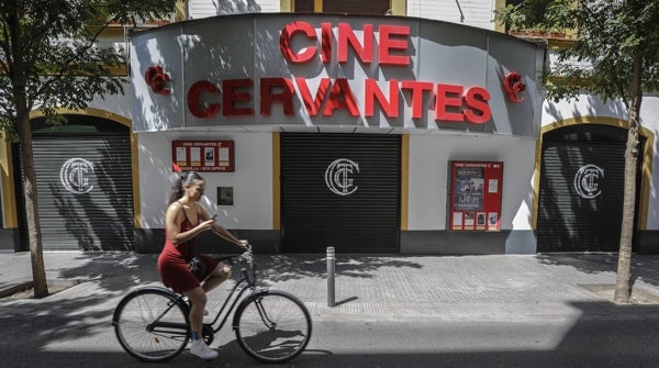 El último cine histórico del Centro de Sevilla sigue cerrado tras la pandemia