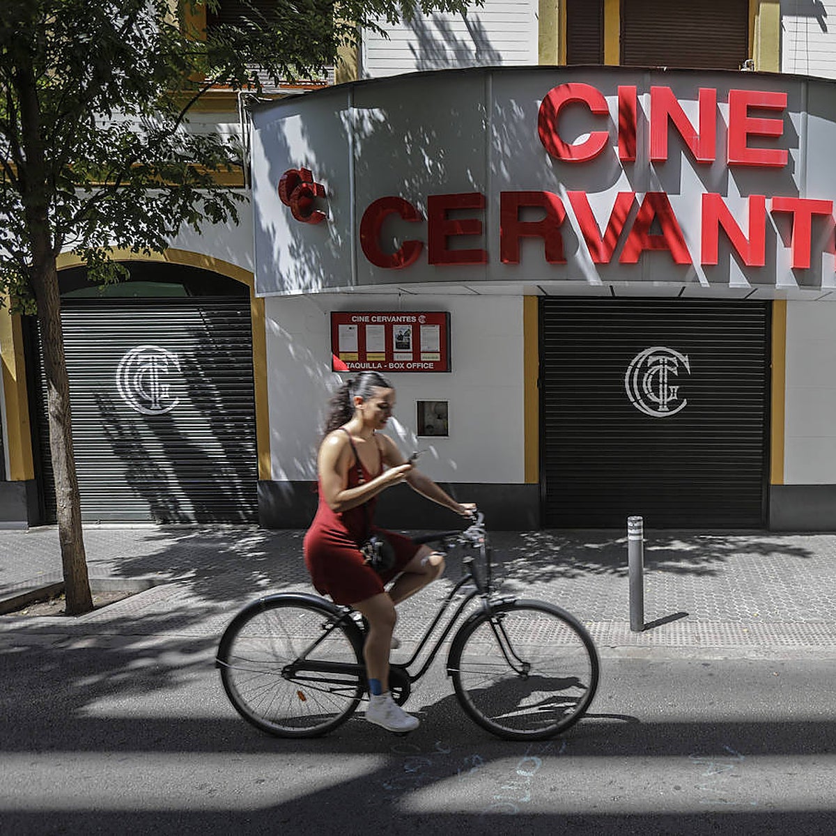 El último cine histórico del Centro de Sevilla sigue cerrado tras la pandemia