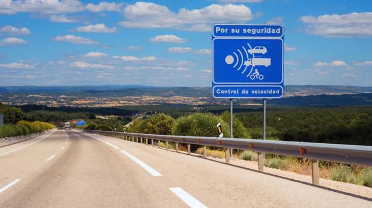 Sevilla cuenta con tres de los 50 radares más 'multones' de España
