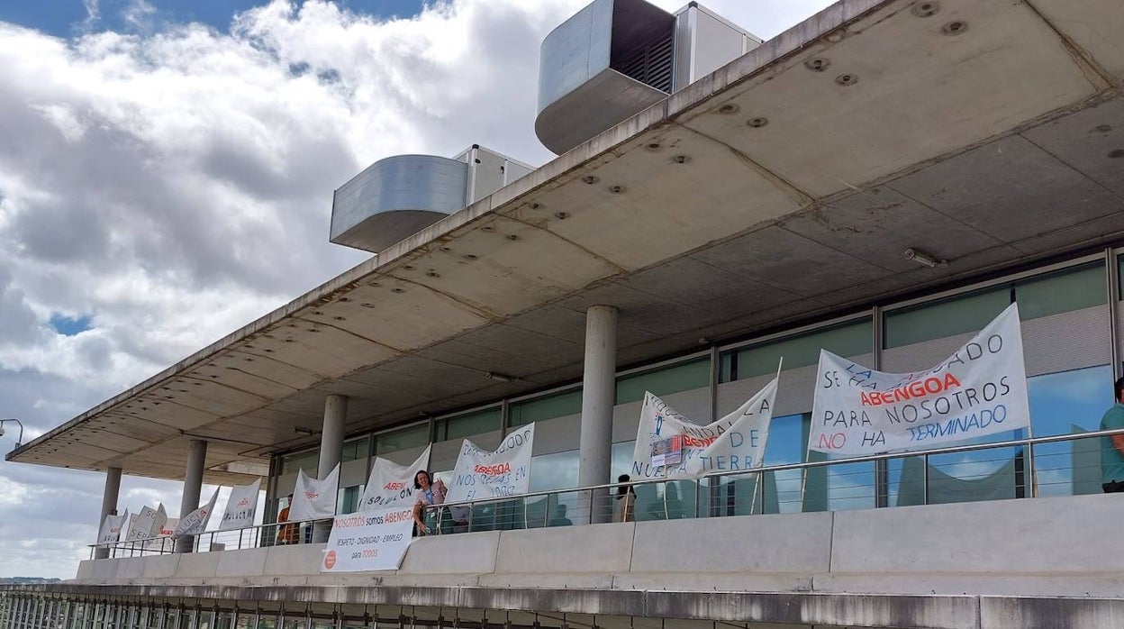 UGT anuncia un otoño caliente si no llega una solución para Abengoa