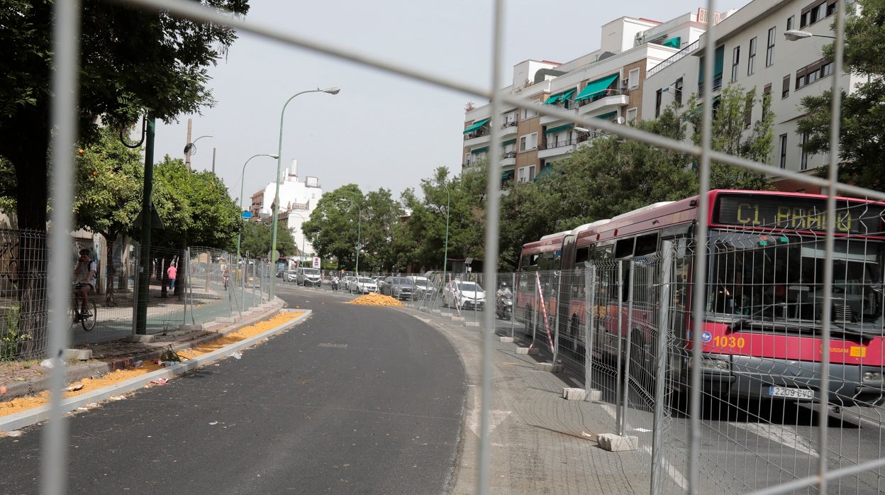 El tráfico de la Ronda Histórica de Sevilla recupera sus tres carriles tras meses en obras