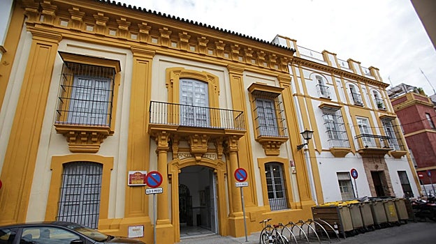 Fachada del centro cívico Las Columnas