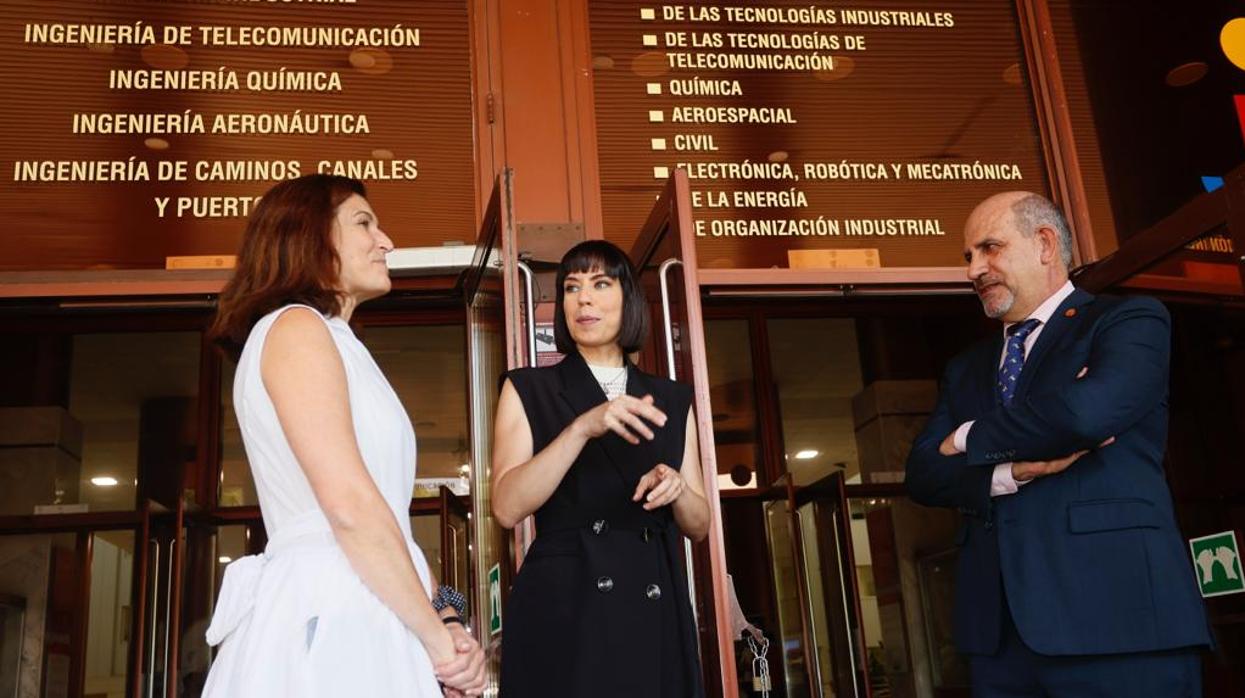 La ministra de Ciencia dice que «Sevilla está bien posicionada» para la Agencia Espacial Española