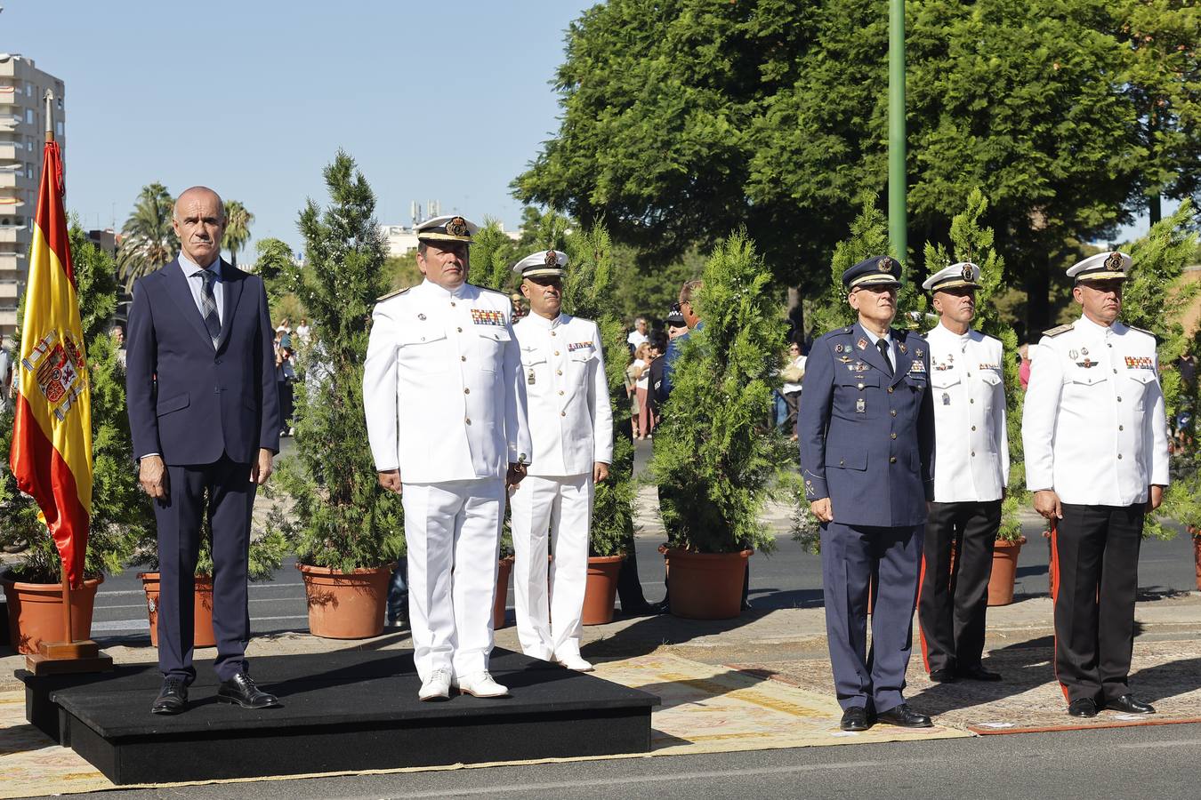 Homenaje a Elcano en la glorieta de los Marineros Voluntarios