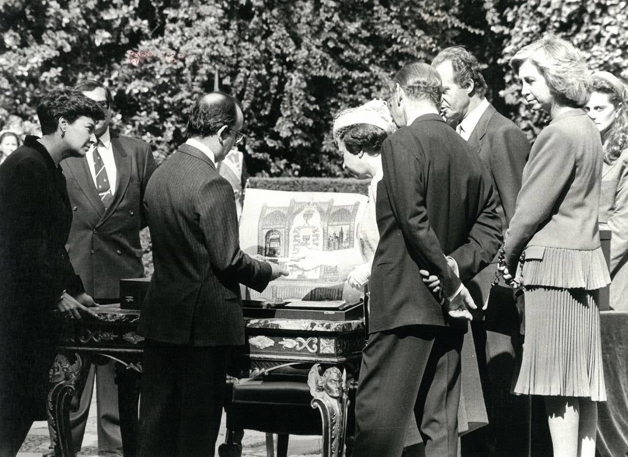Visita de la Reina Isabel II y el Duque de Edimburgo a Sevilla en 1988