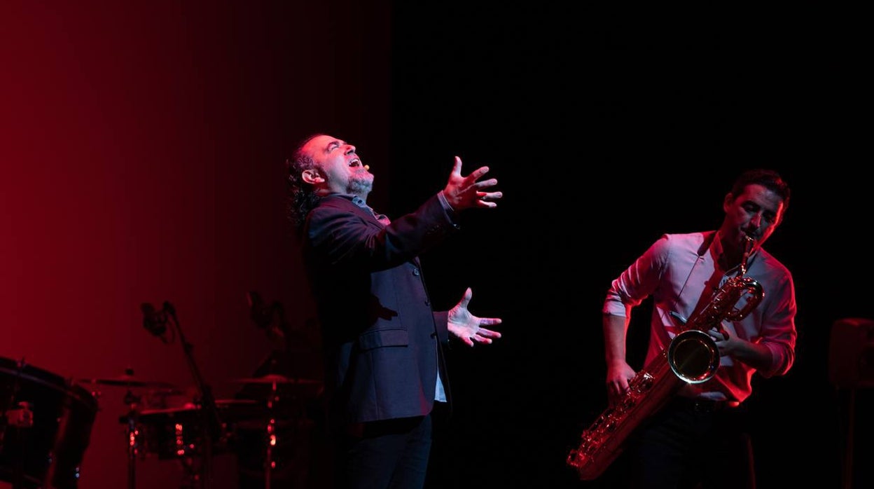 Las imágenes de 'Cantes del silencio', de David Lagos, en el Cartuja Center